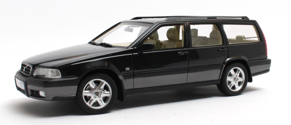 Volvo V70 XC 1996-1999 Zwart Metallic - 1:18
